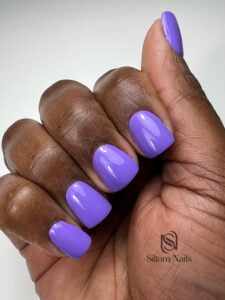 Ongle de couleur violet de SILLAM Nails