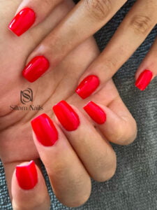 Ongle en capsule gel rouge