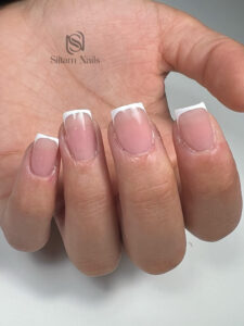 French manucure - rose blanc