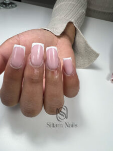 French manucure - rose blanc