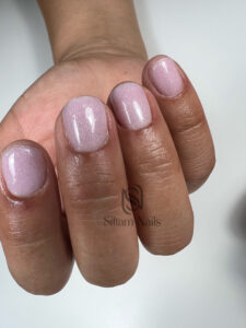 Gainage en gel sur ongle naturel