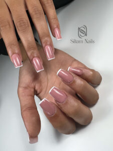 ongle capsule gel - French manucure - forme carré